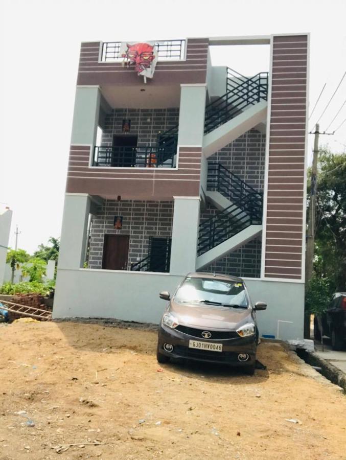Veeru Homestay Hospet Bagian luar foto
