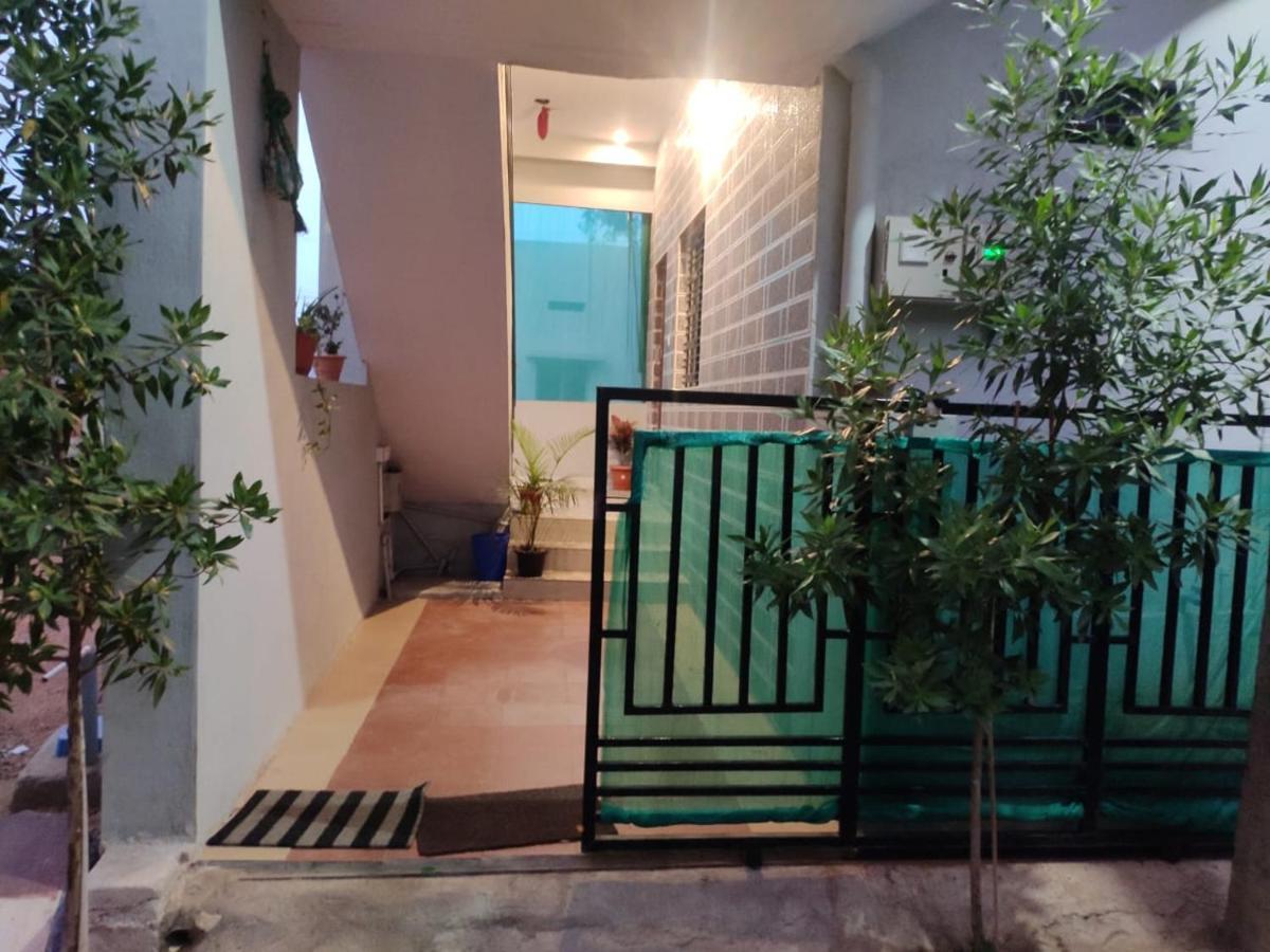 Veeru Homestay Hospet Bagian luar foto