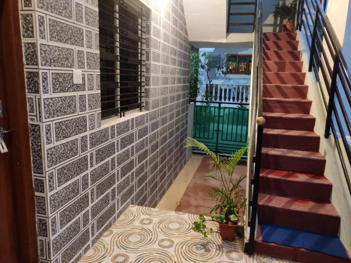 Veeru Homestay Hospet Bagian luar foto