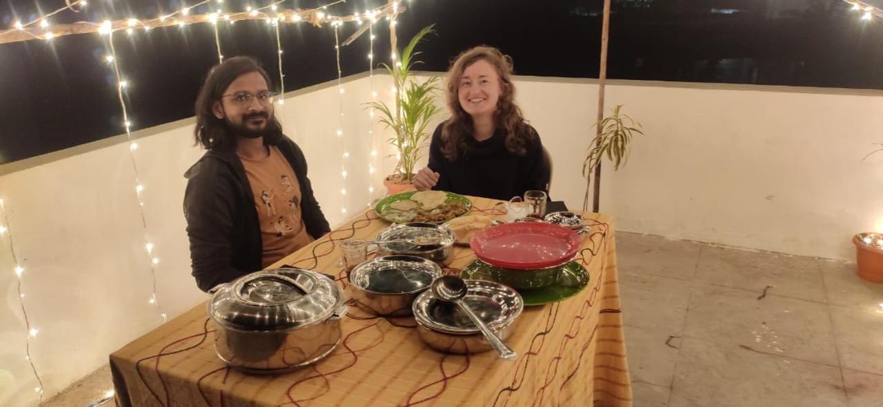 Veeru Homestay Hospet Bagian luar foto