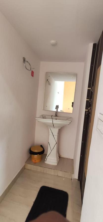 Veeru Homestay Hospet Bagian luar foto